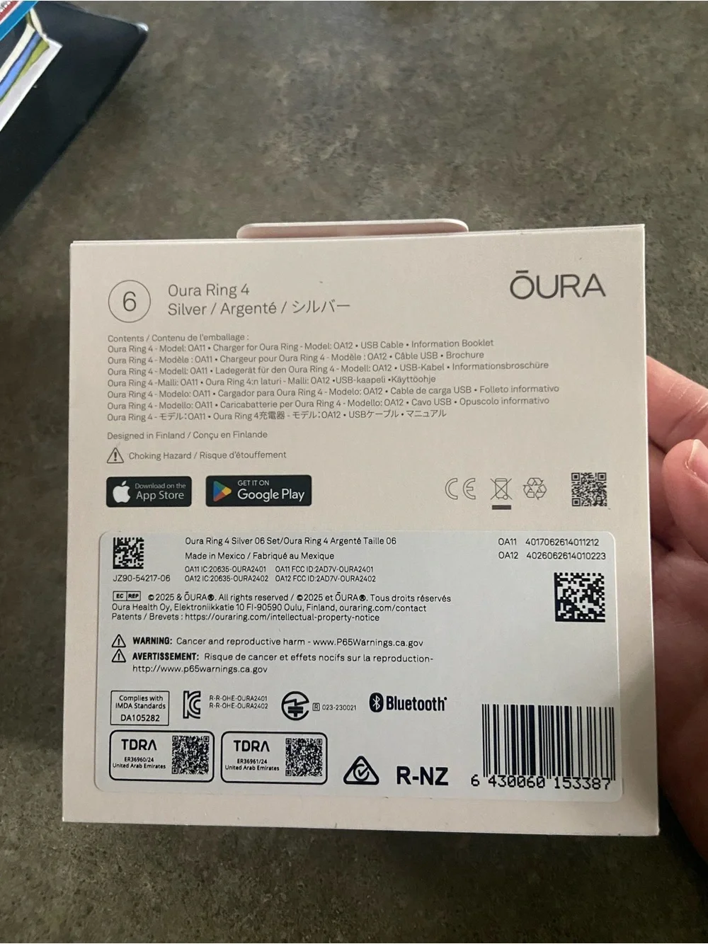 Oura Ring 4 Packaging — White with Silver Accents